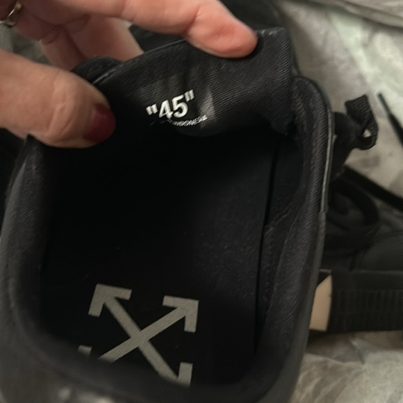 OFF White Virgil Abloh Low Vulcanized Black Sneakers. Nearly new. Size 45. - Picture 10 of 17